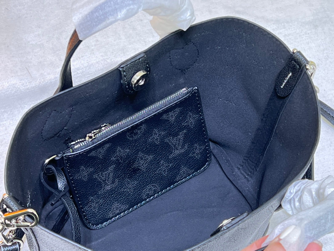 Louis Vuitton Blossom Pm Bag Black 20Cm