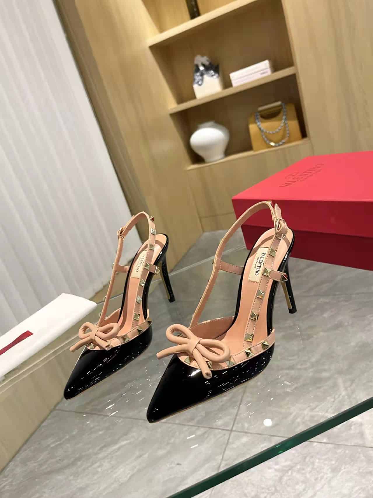 Valentino Rockstud Bow 100 Patent Slingback Pump Black Pink
