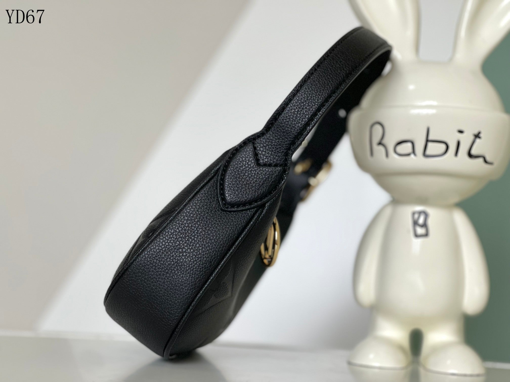 Louis Vuitton Monogram Empreinte Black Shoulder Bag 20Cm M82391
