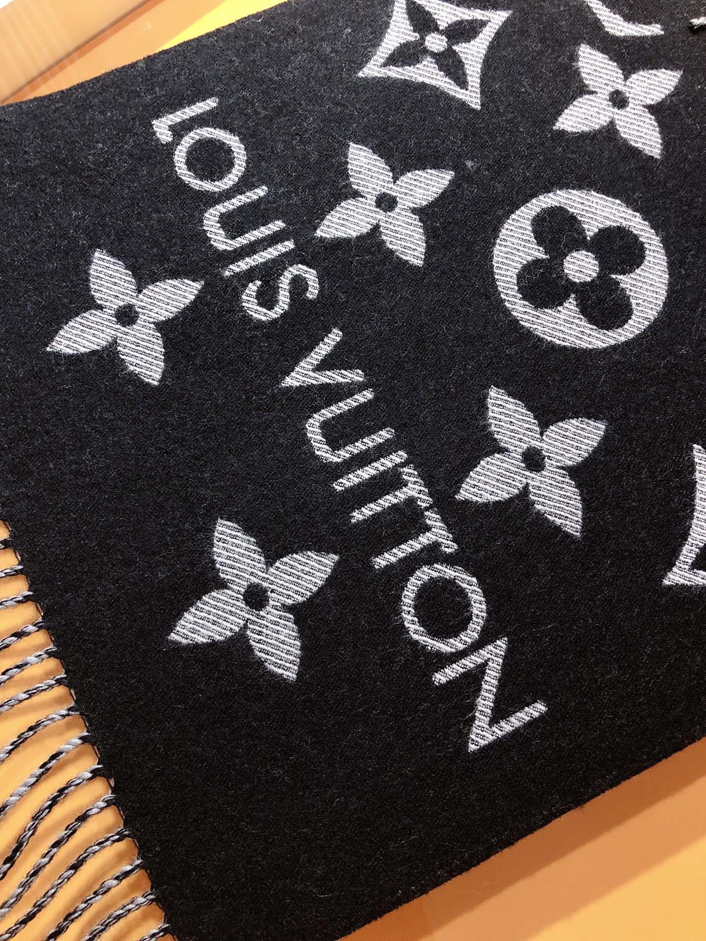Louis Vuitton Lv Monogram Essential Scarf Encre Black M77853