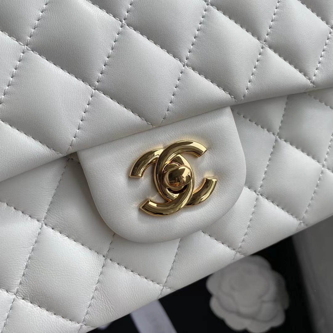 Chanel Classic Medium Handbag White 25Cm A01112
