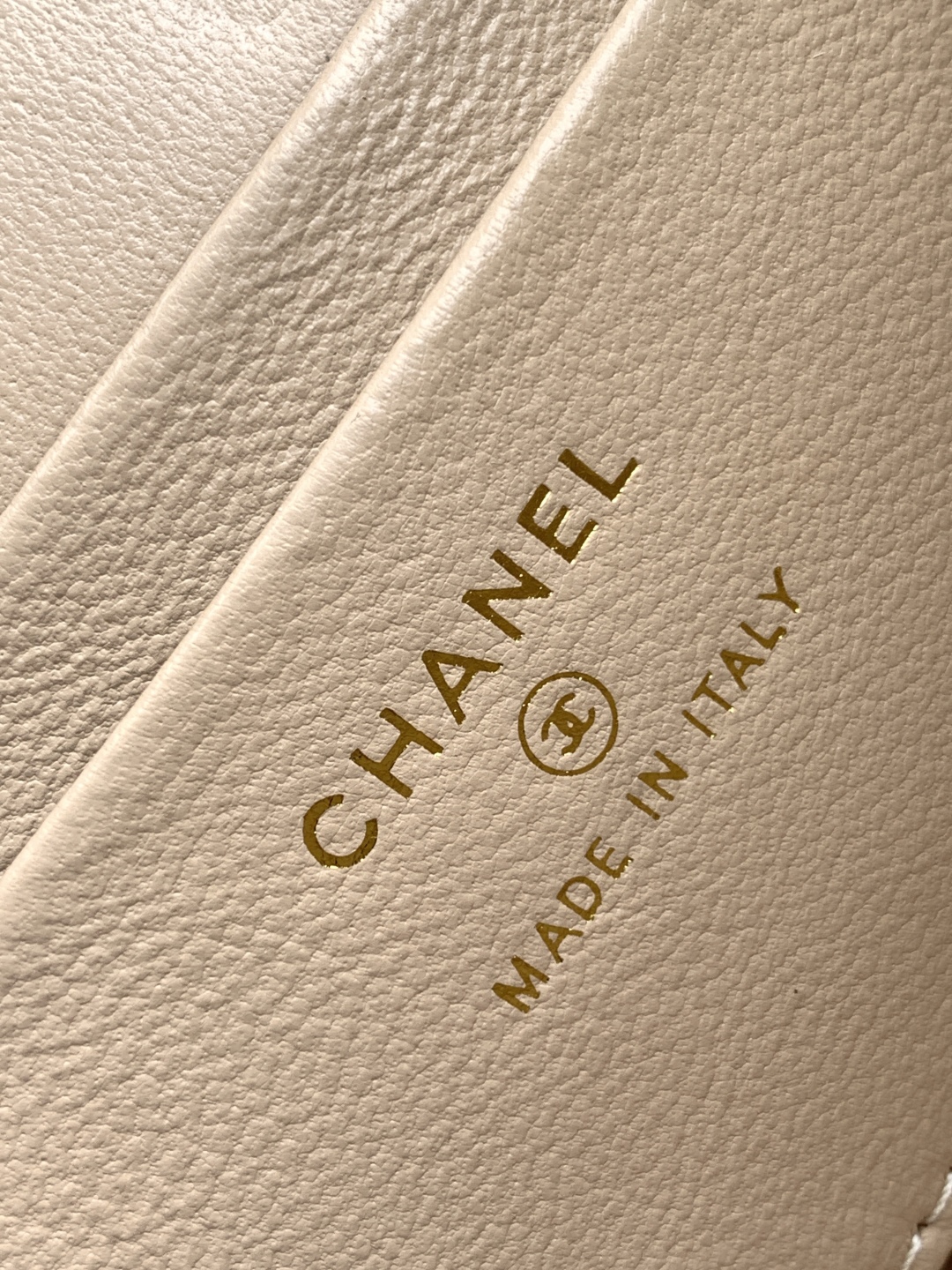 Chanel 25C Vanity Case Beige 20cm