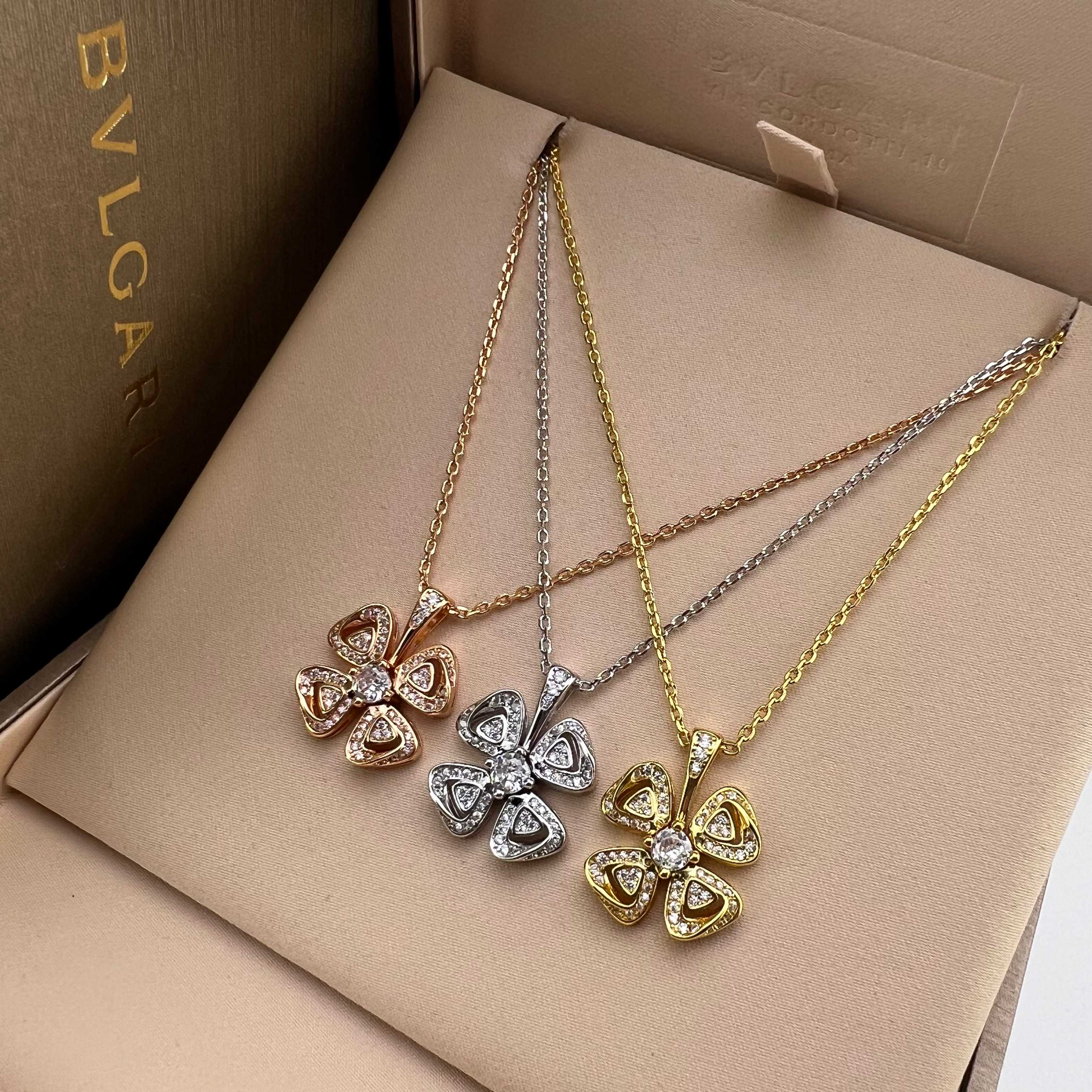 Full diamond flower necklace