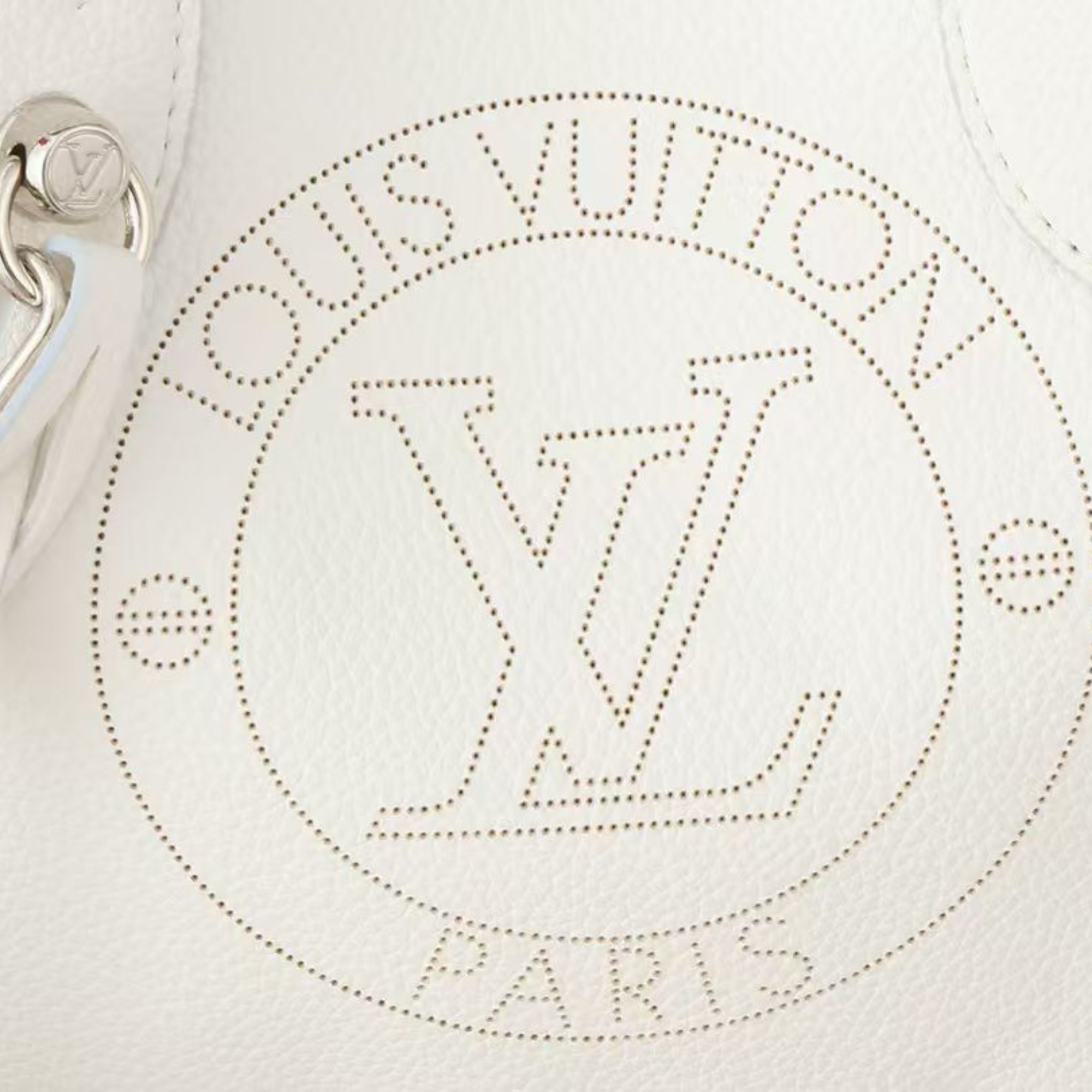 Louis Vuitton Blossom Mahina Bag With Lv Circle Motif White 23Cm