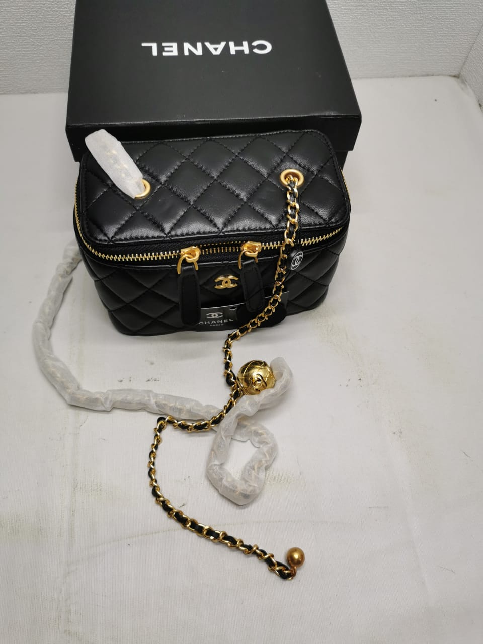 Chanel Pearl Crush Vanity Case With Chain In Black 17Cm