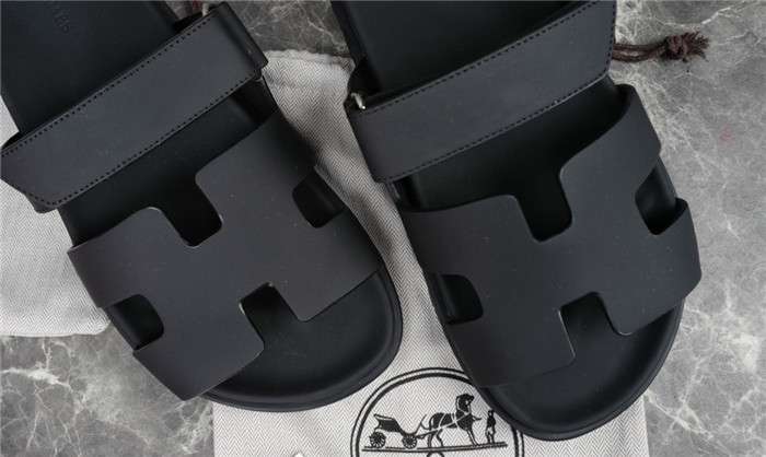 HERMES CHYPRE SANDAL BLACK