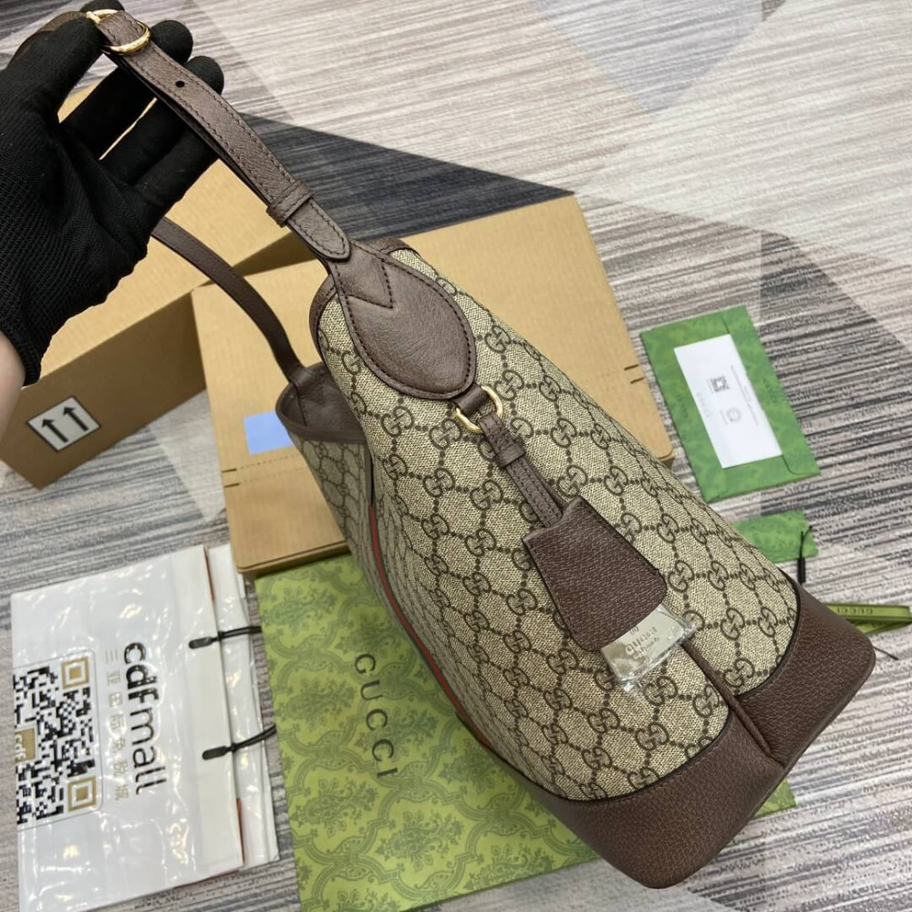 Gucci Ophidia GG Medium Shoulder Bag