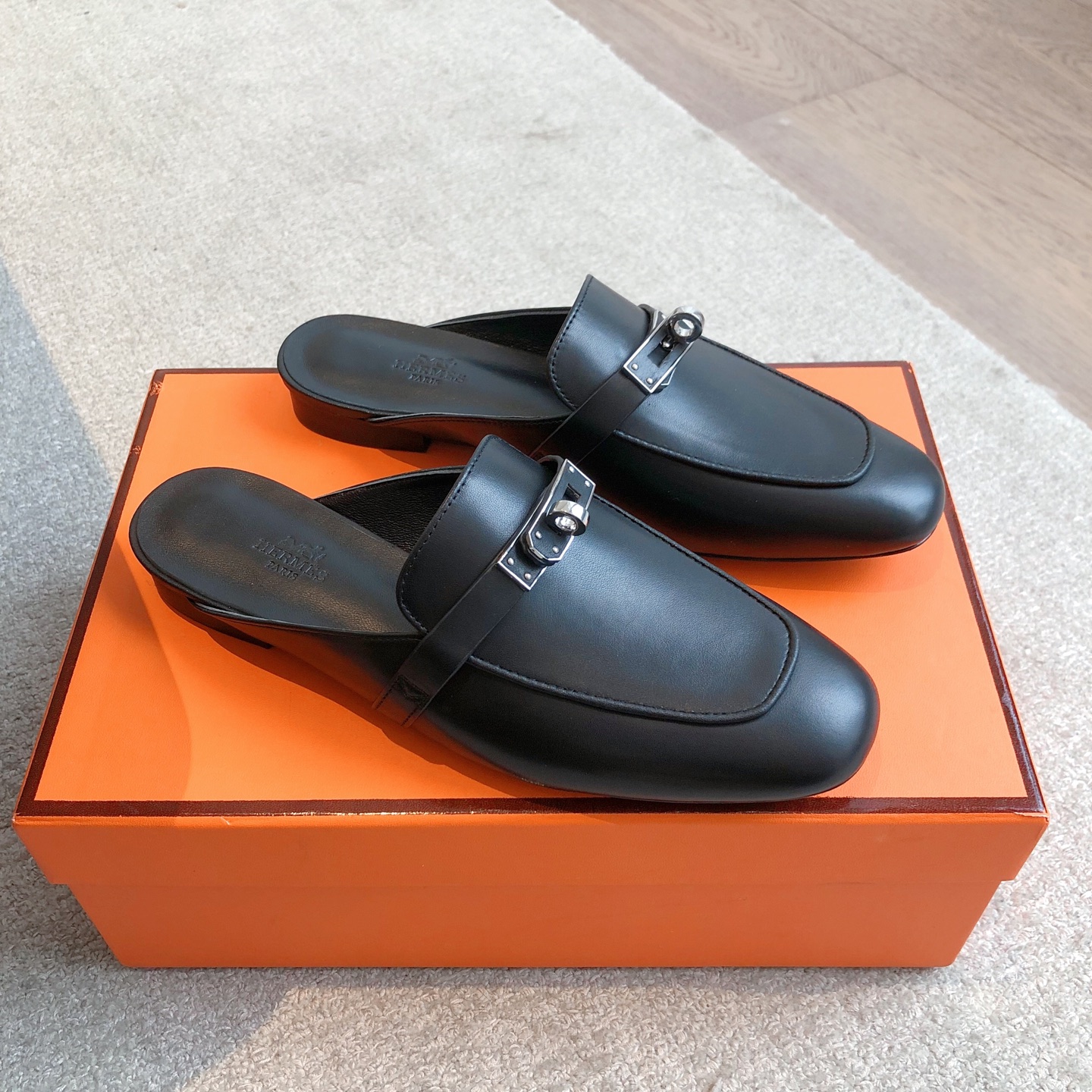Hermes Oz Mule Black