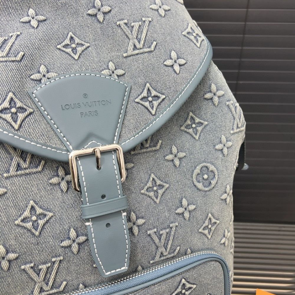 Louis Vuitton Montsouris Rucksack Monogram Wash Blue 32Cm