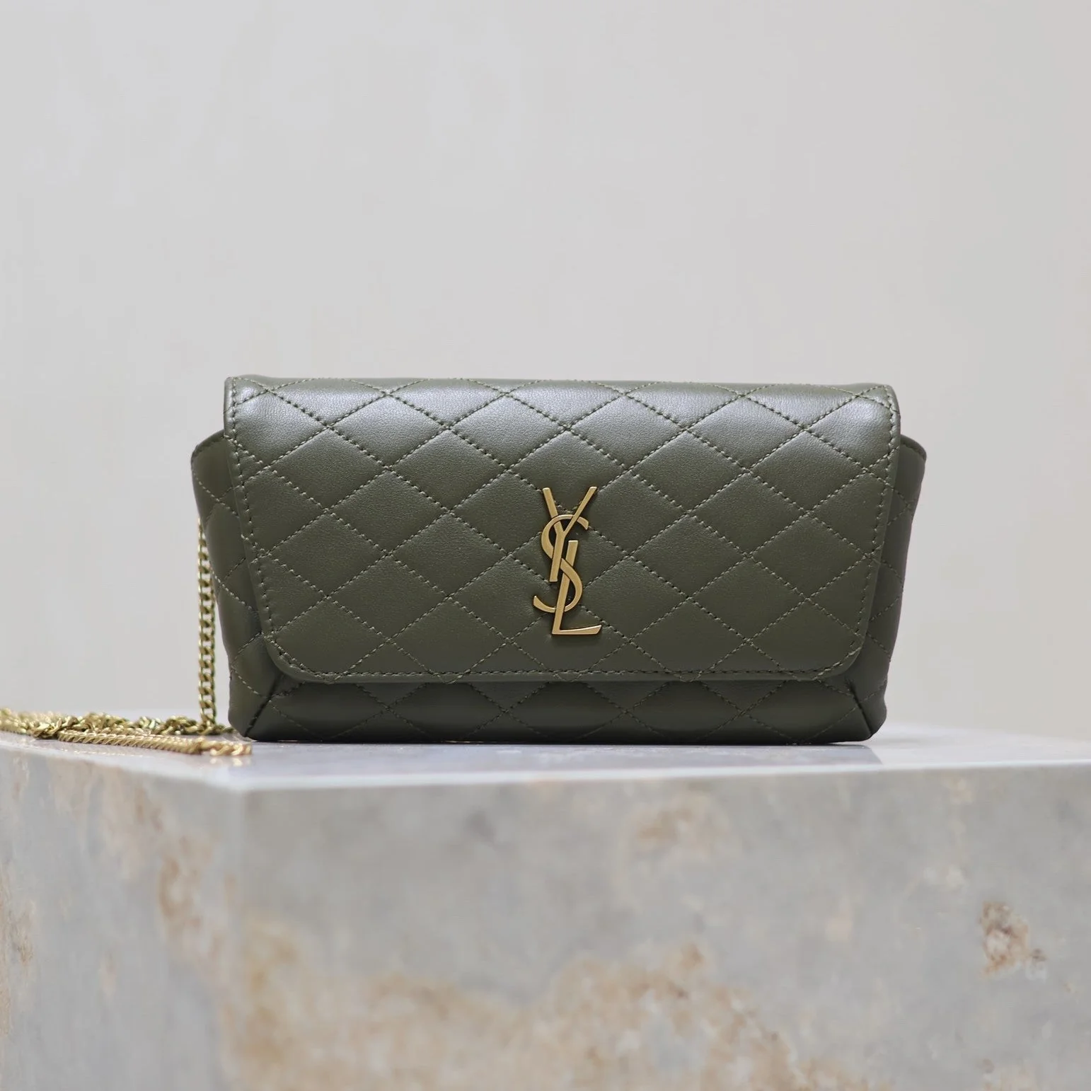 Gaby Phone Bag 19cm Olive Green Quilted Leather