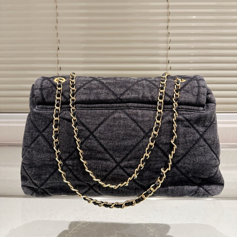 Chanel Maxi Flapbag Washed Denim And Gold Tone Metal Black 30Cm As5727 B22144 94305