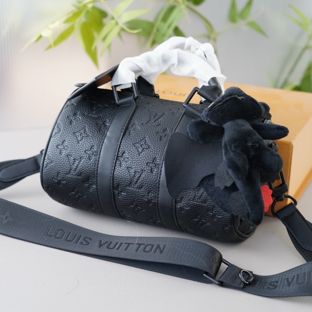 Louis Vuitton Keepall Bandoulière 25 Monogram Taurillon Black 24cm M20900