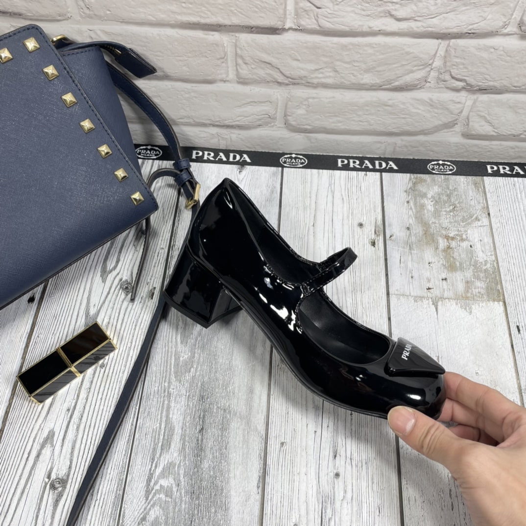 Prada Women’S Logo Patch Heeled Pumps Black 1I768Mf045069
