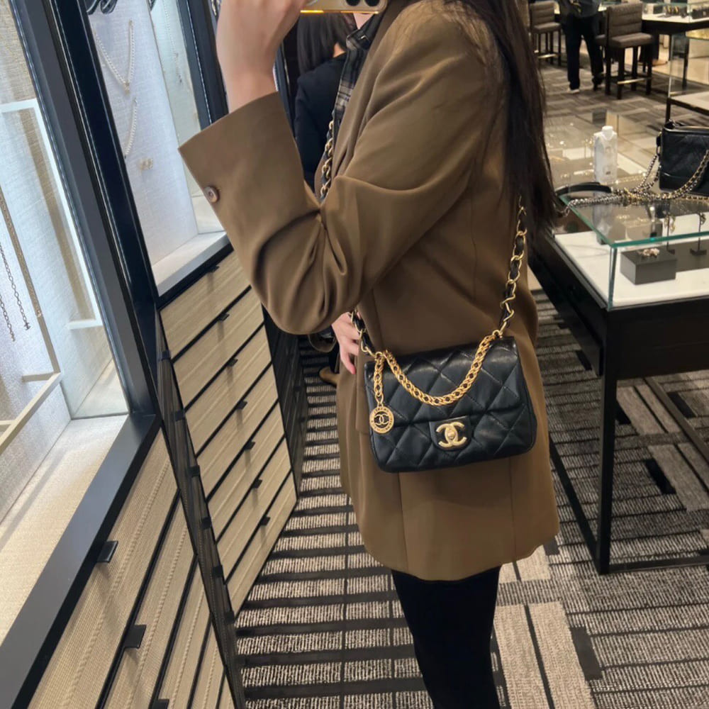 Chanel Small Flap Bag in Lambskin 21cm