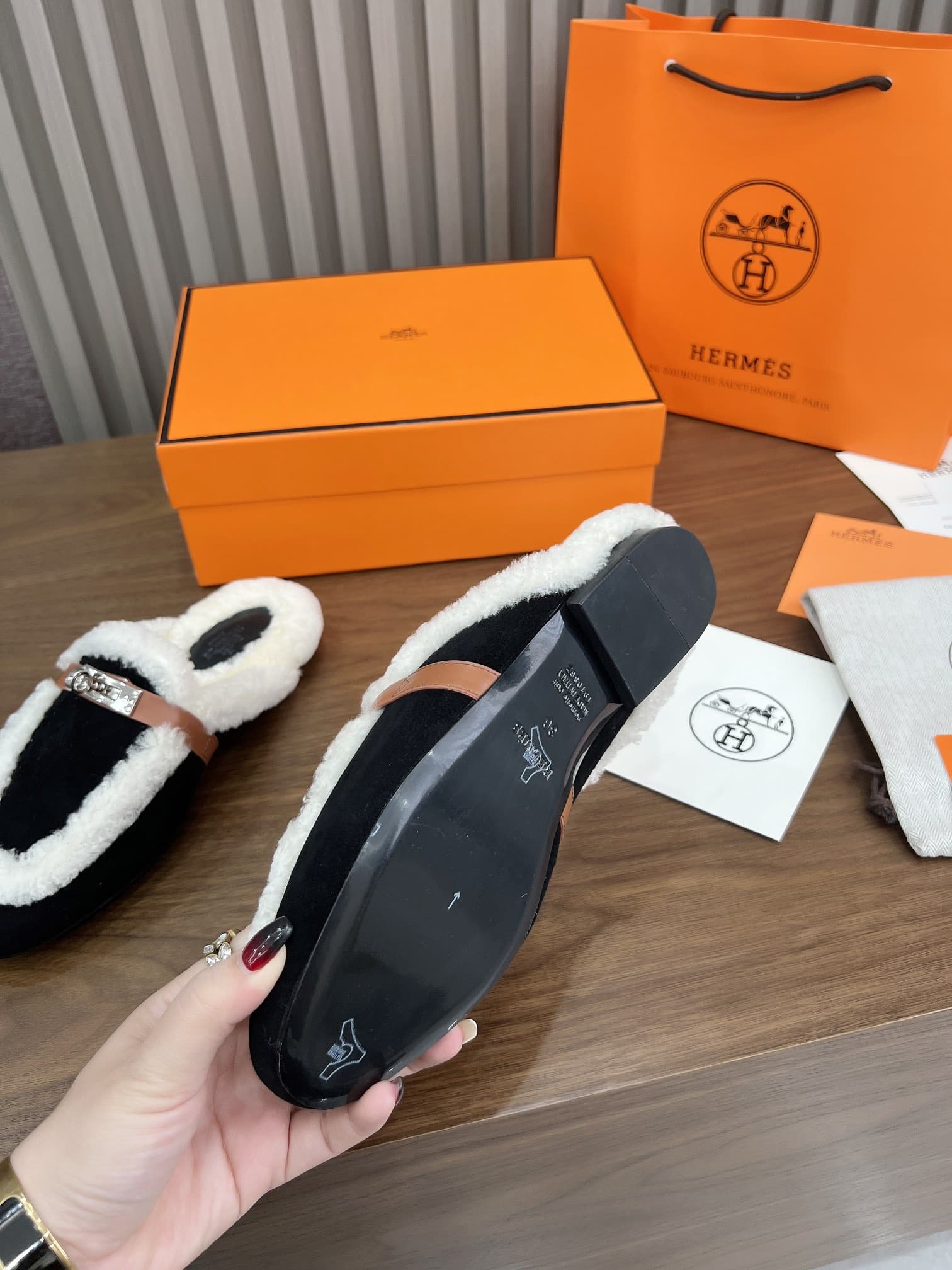Hermes Oz Mule Shearling Black White
