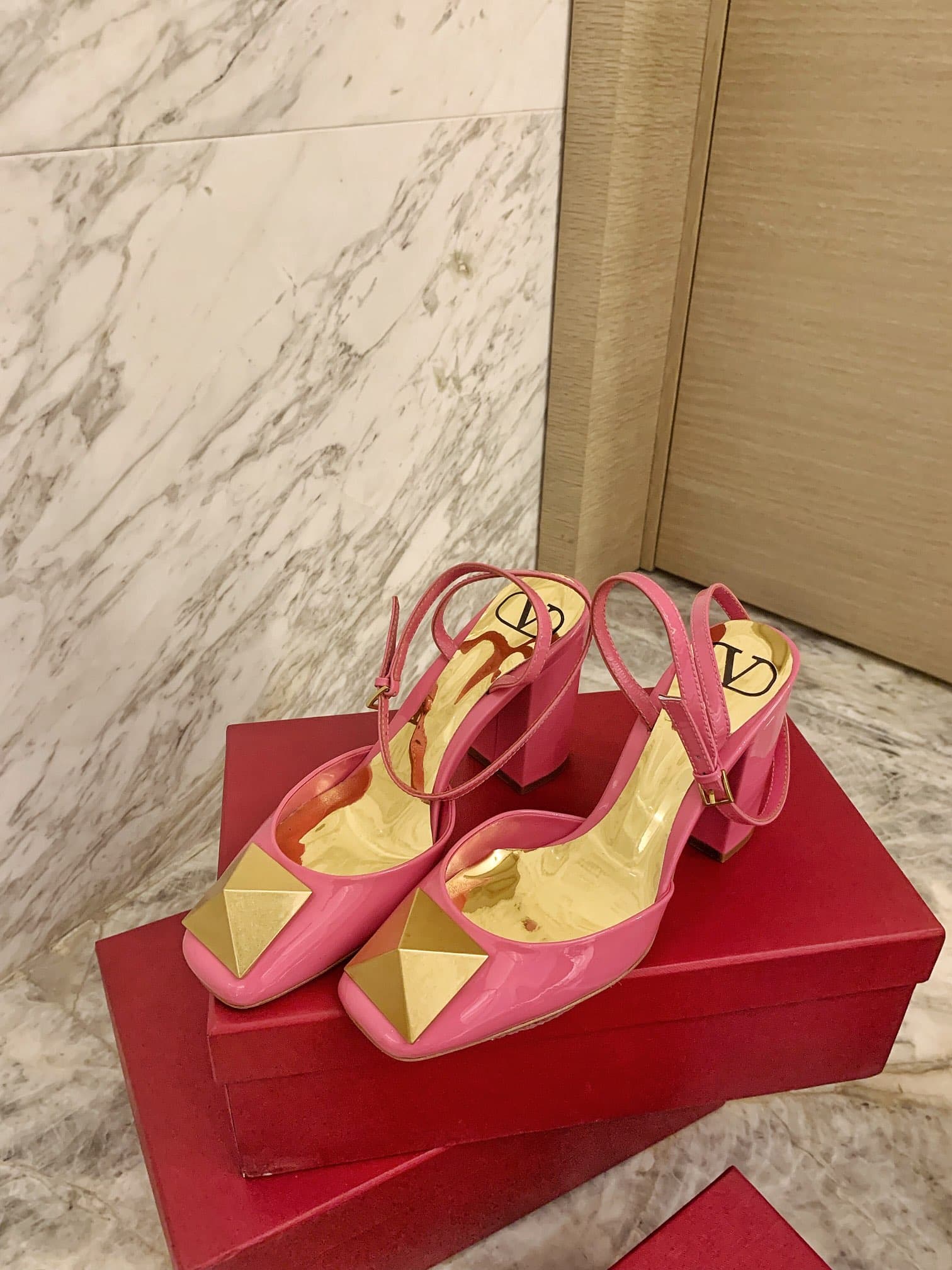 Valentino One Stud Pump In Patent Leather 90Mm Pink Xw2S0Dt4Laf