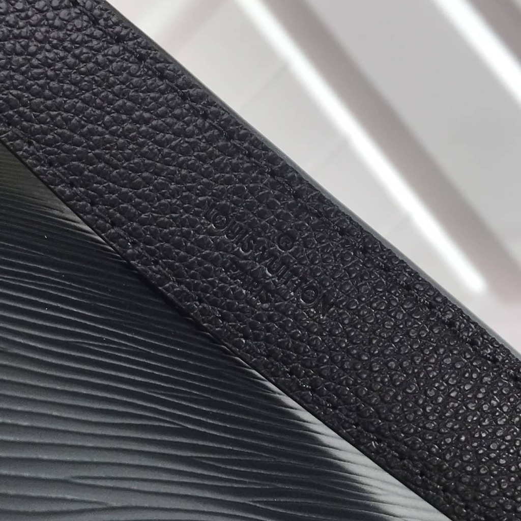 Louis Vuitton Marelle Black 25Cm M80689