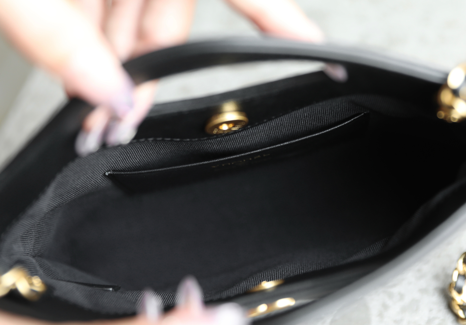 Chanel Crossbody Bag Black 20cm/ 7.9in
