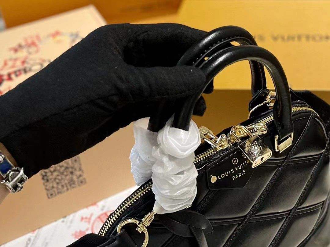 Louis Vuitton Alma Bb Bag Black 24Cm M23666