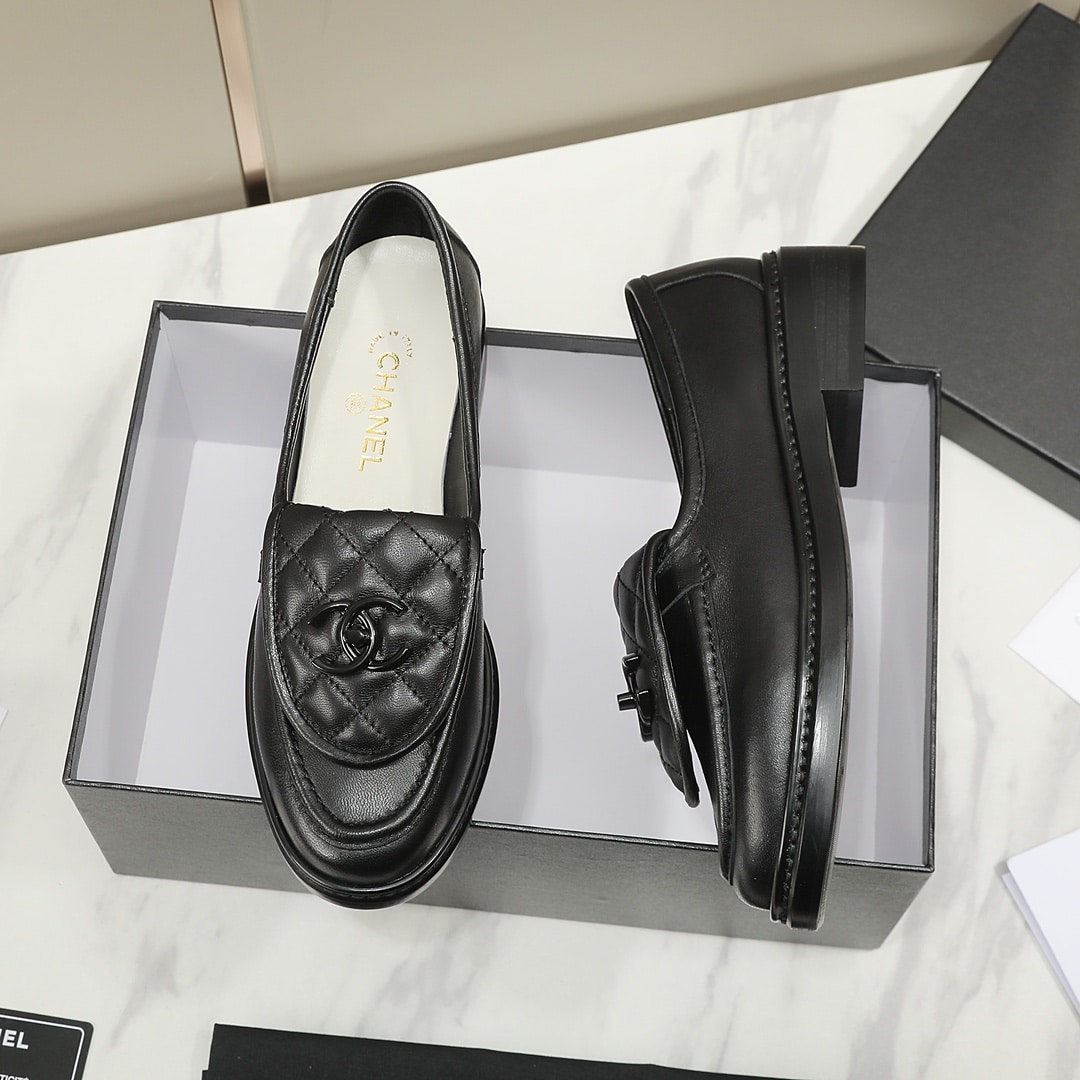 Chanel Cc Nib Turnlock Moccasins Flat Loafers Black