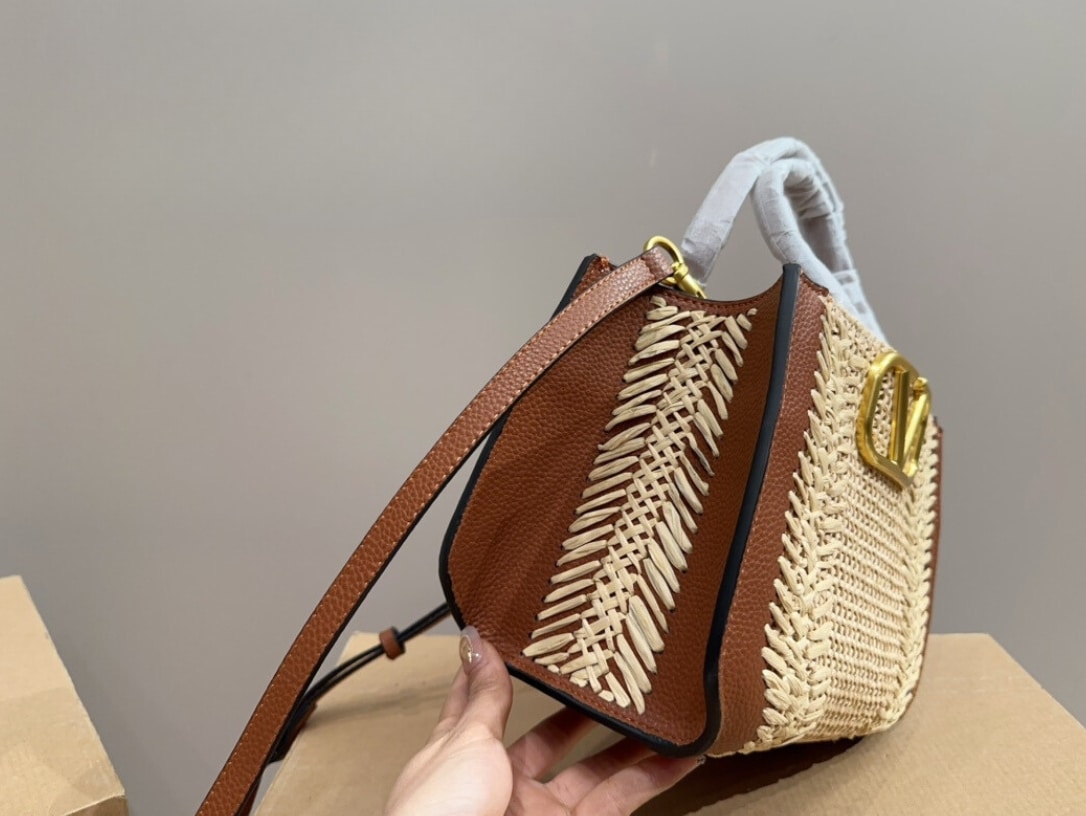 Valentino Garavani VLogo Signature Handbag With Raffia Embroidery 22Cm