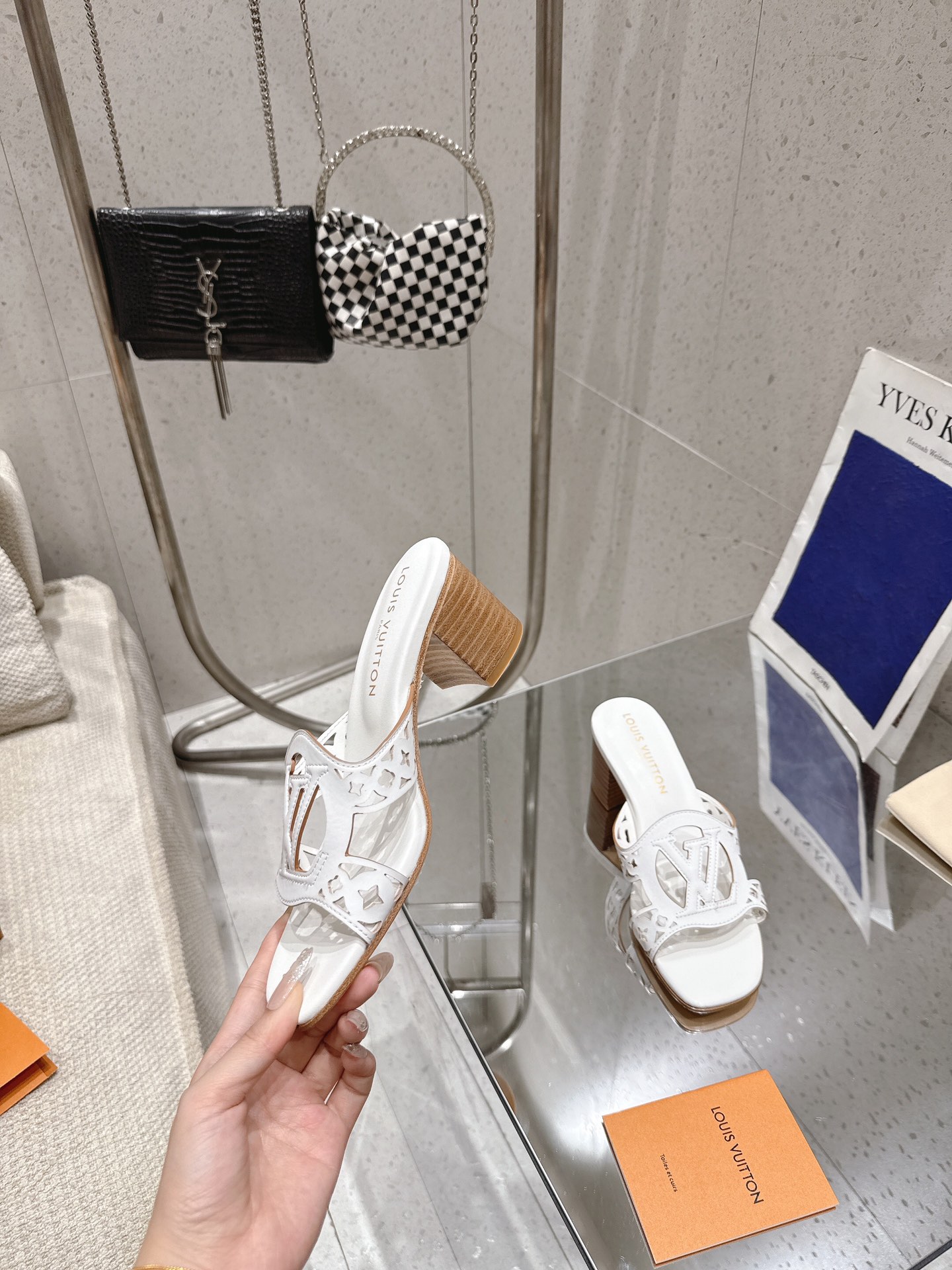 Louis Vuitton LV Isola Flat Mule White Women – 5.5cm Heel / 2.17in