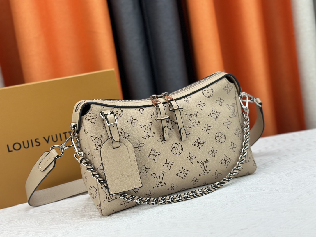 Louis Vuitton Hand It All Pm Galet 29Cm M24255