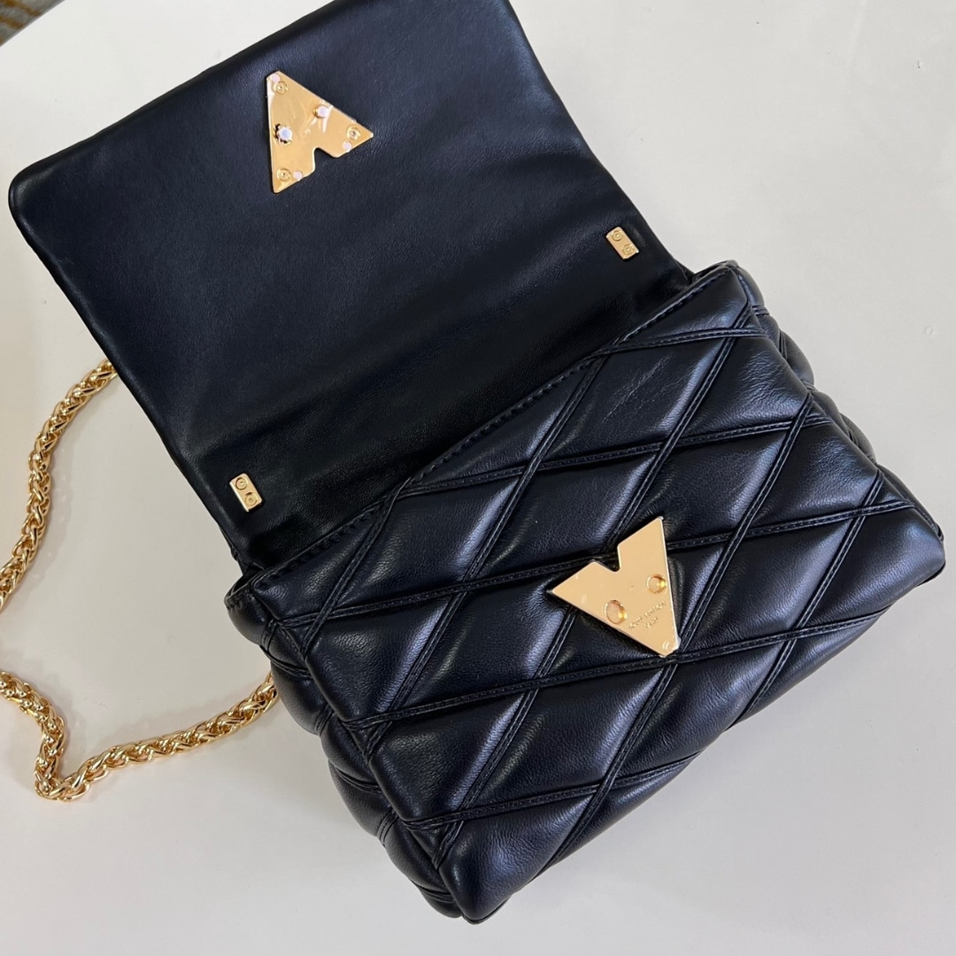 LOUIS VUITTON GO 14 MM BAG BLACK 23CM M22891