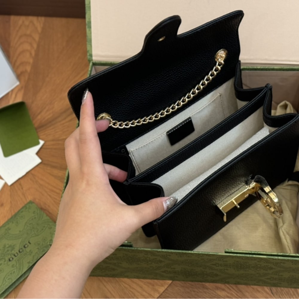 Gucci Interlocking Leather Chain Crossbody Bag Black 20Cm