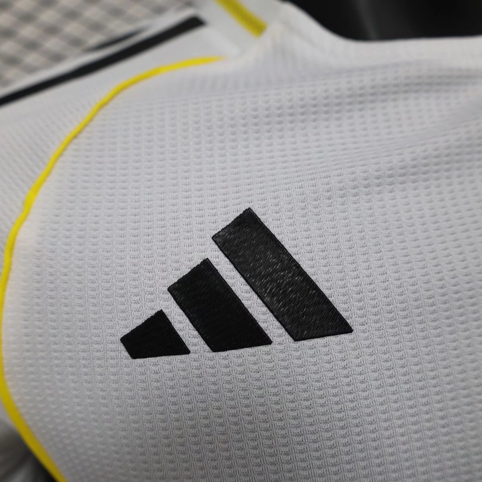 2025/2026 Player Version Real Madrid Home Football Shirt 1:1 Thai Quality