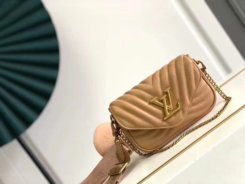 Louis Vuitton New Wave Multi Pochette 19Cm Beige