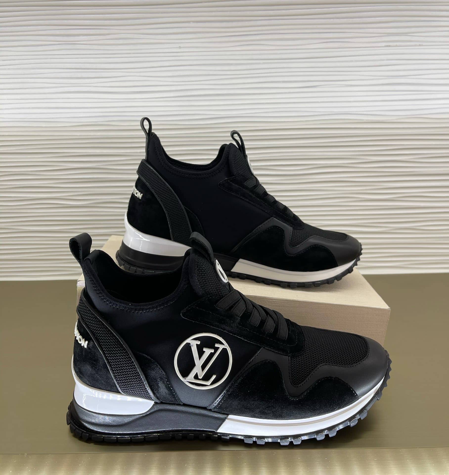 Louis Vuitton Run Away Sneaker Black 1A9Er7