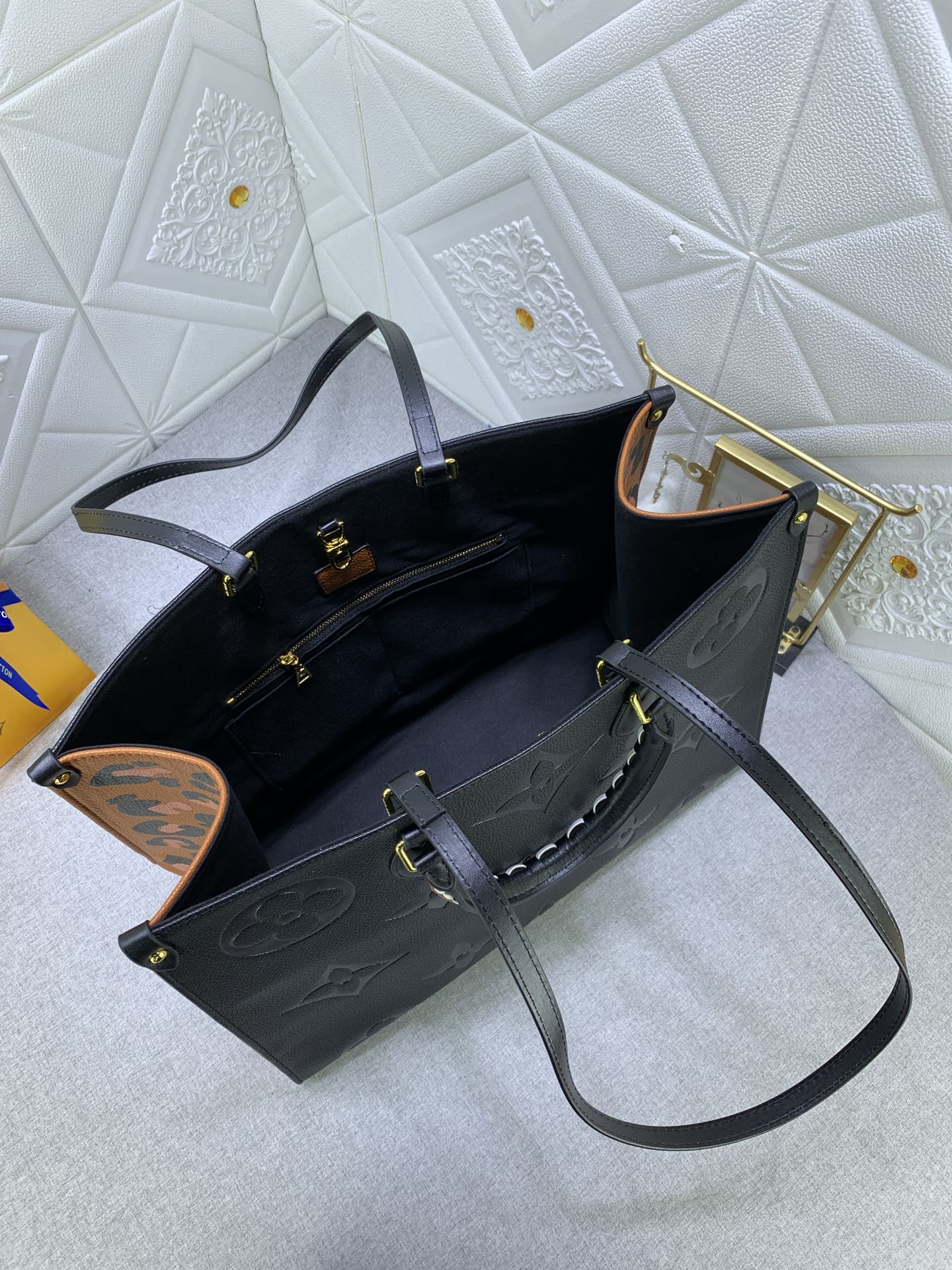 Louis Vuitton LV Crafty Onthego Gm Black 41Cm