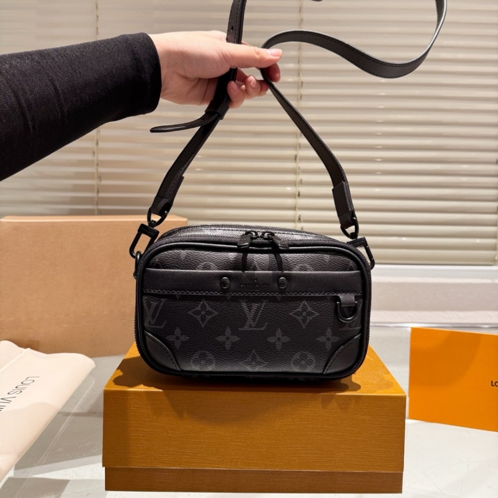 Louis Vuitton Alpha Wearable Wallet Monogram Eclipse Black 19Cm M82542