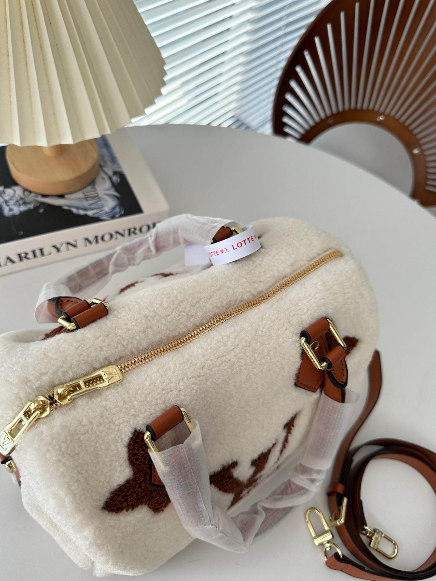Louis Vuitton Speedy Bandouliere Monogram Teddy Fleece 25 White 25Cm