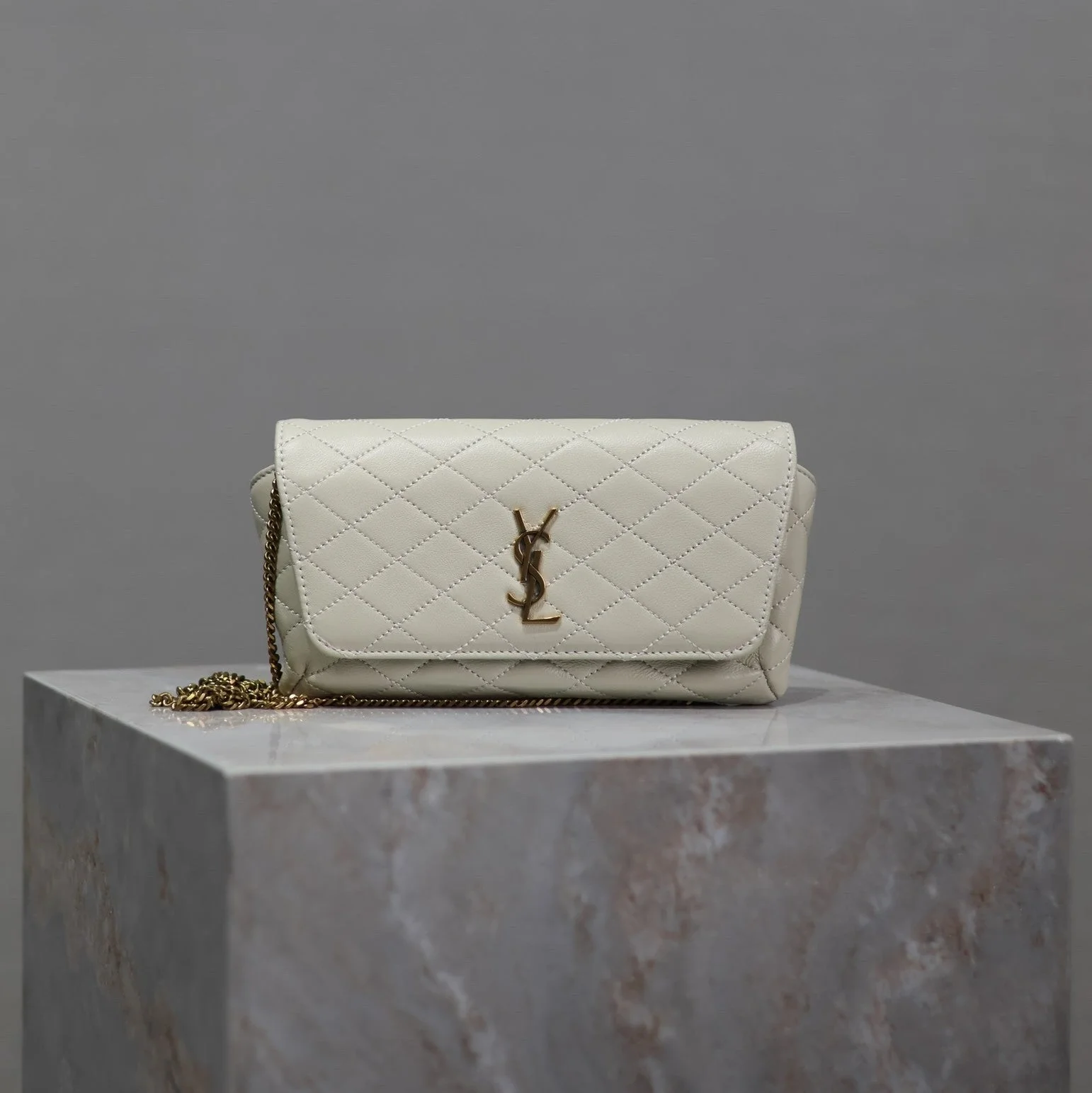 Gaby Phone Bag 19cm White Quilted Leather GHW