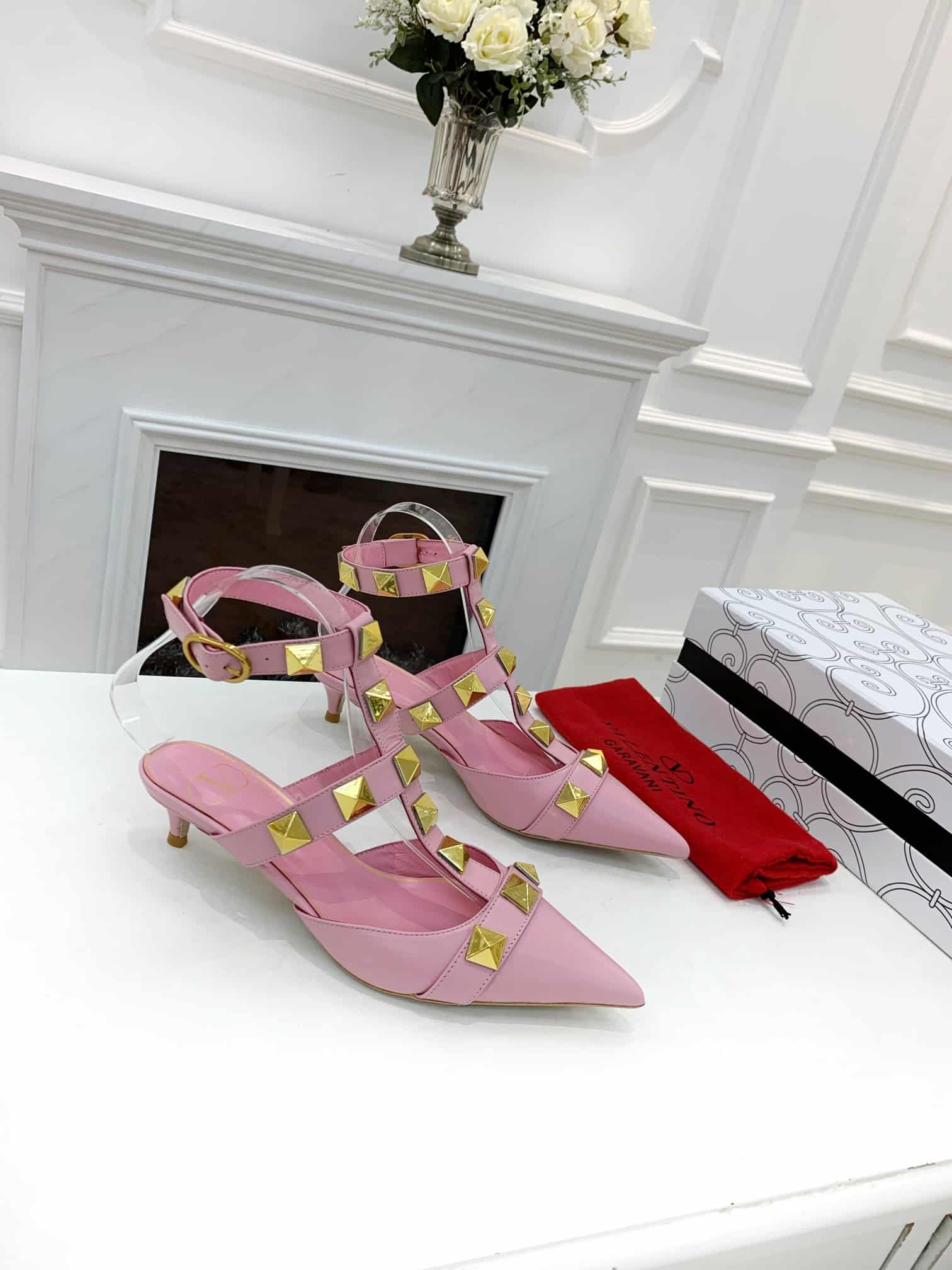 Valentino Garavani Roman Stud Kitten Heel Pumps Pink