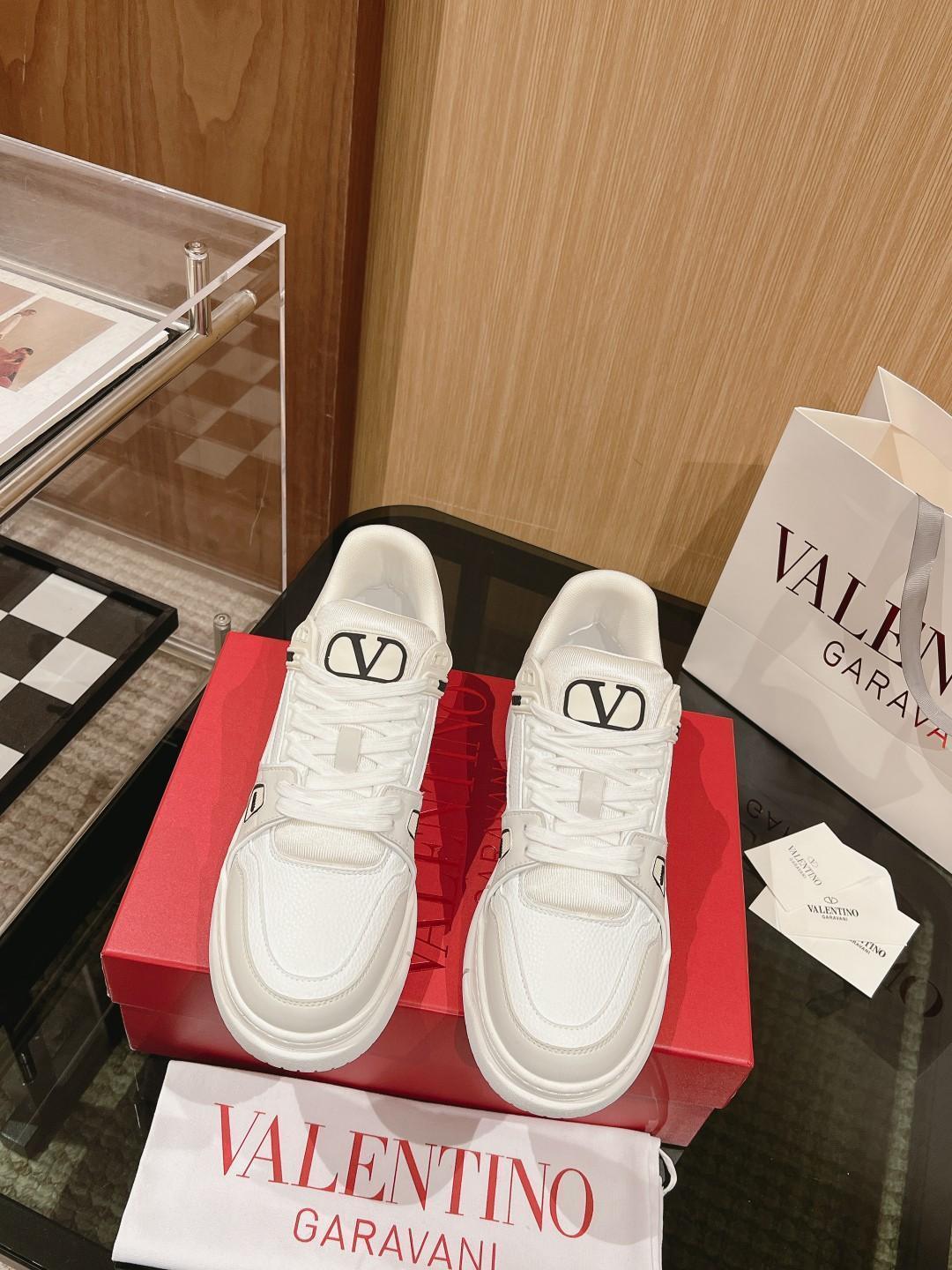 Valentino’s new 2023  Sneaker