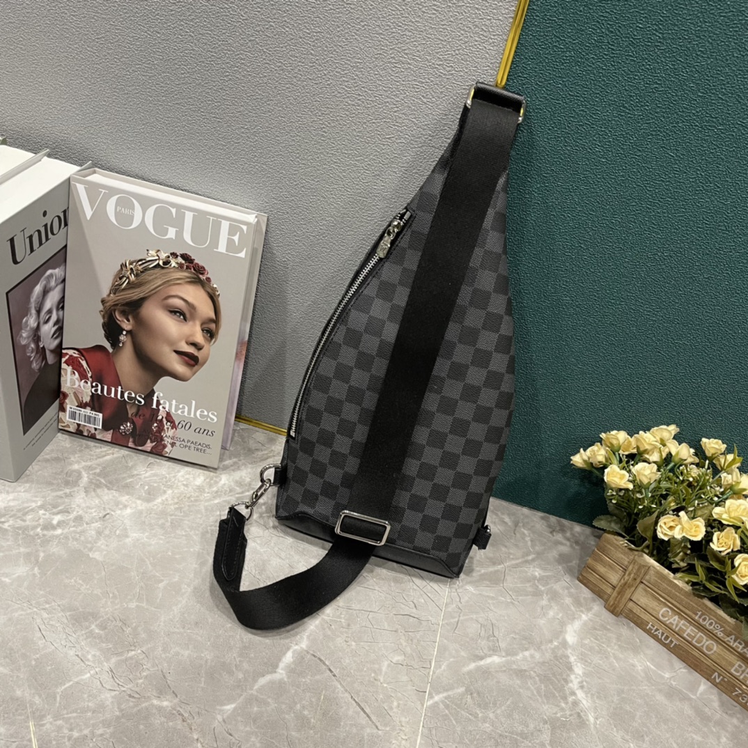 Louis Vuitton Duo Sling Bag Caro Black 42Cm M30936