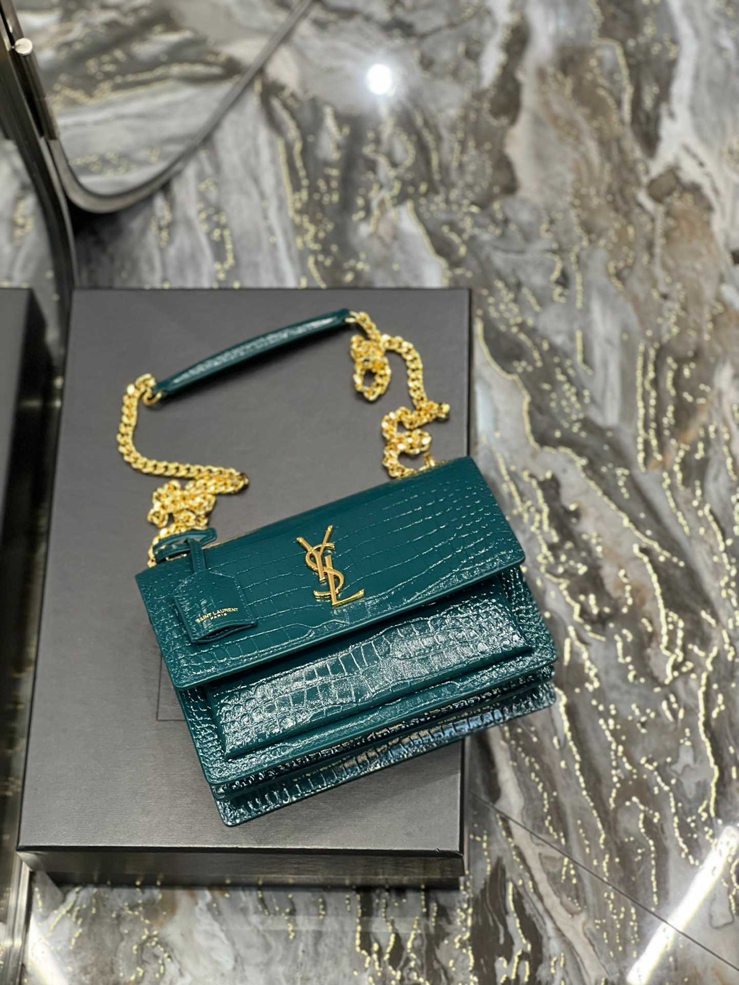 Saint Laurent Sunset Medium Chain Bag In Shiny Leather Mint