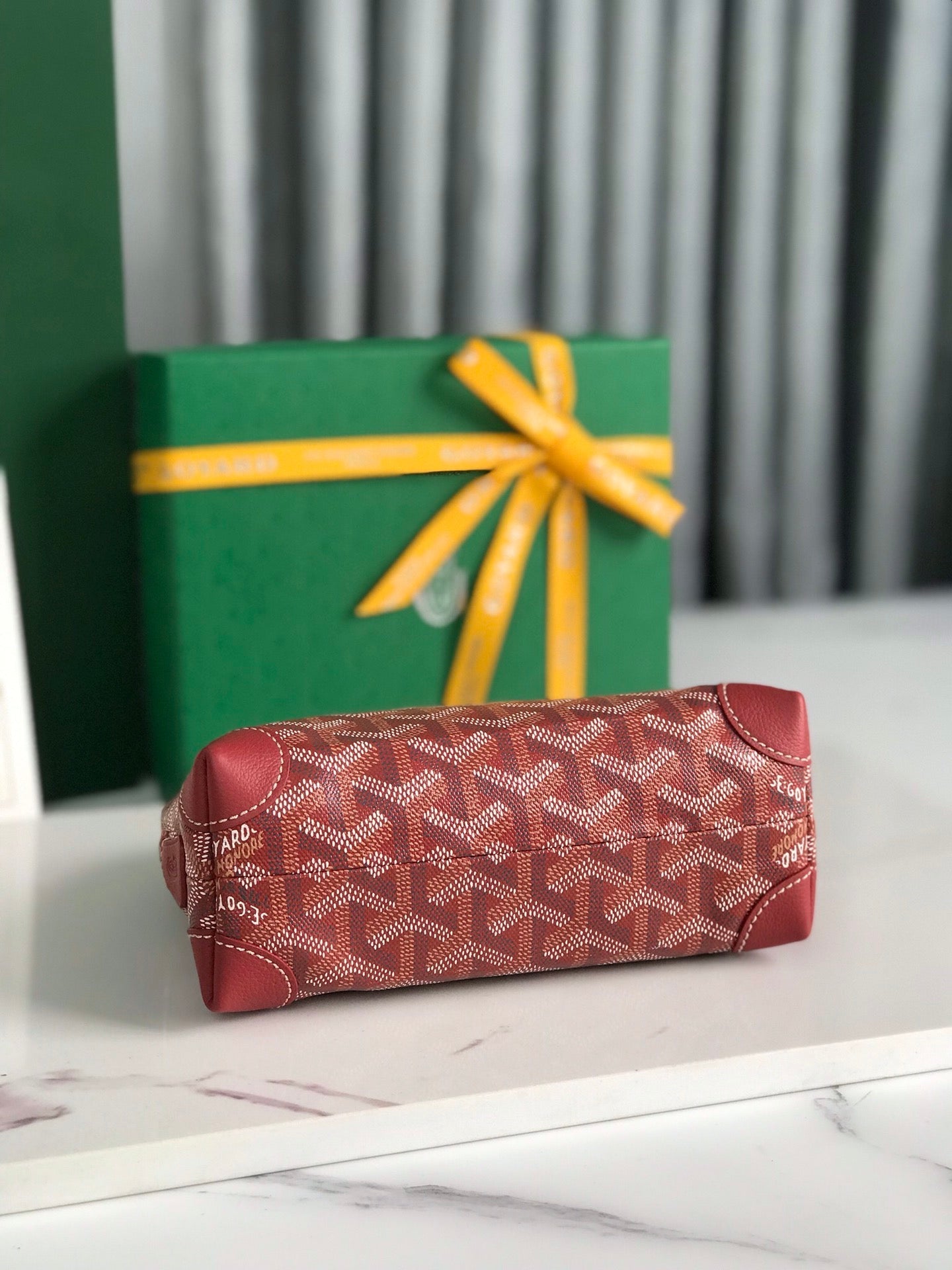 Goyard Vendôme Cosmetic Pouch 17 Cm Classic Red Goyardine Canvas And Calfskin Trim