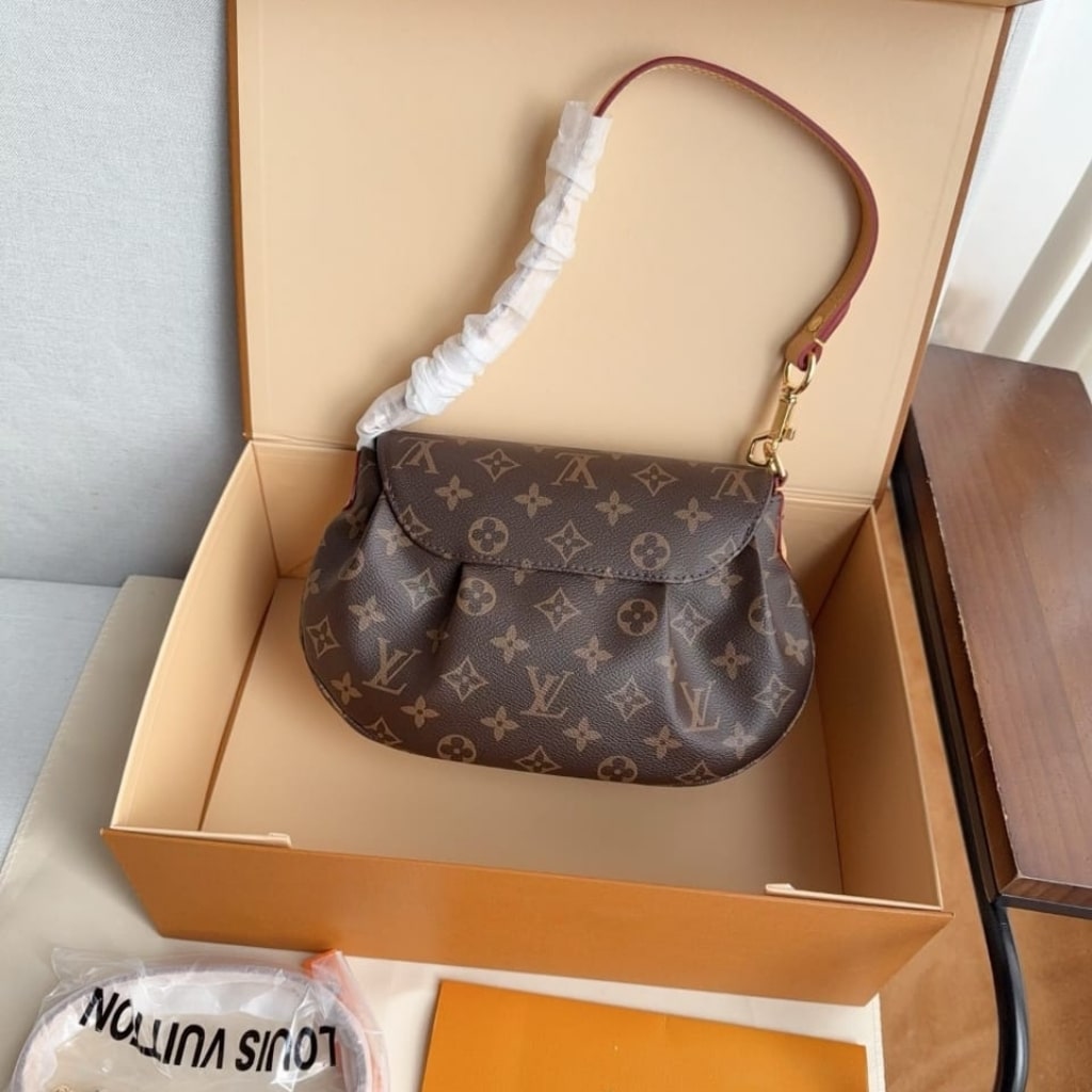 Louis Vuitton Sunset Bag Monogram Canvas 27Cm M13617