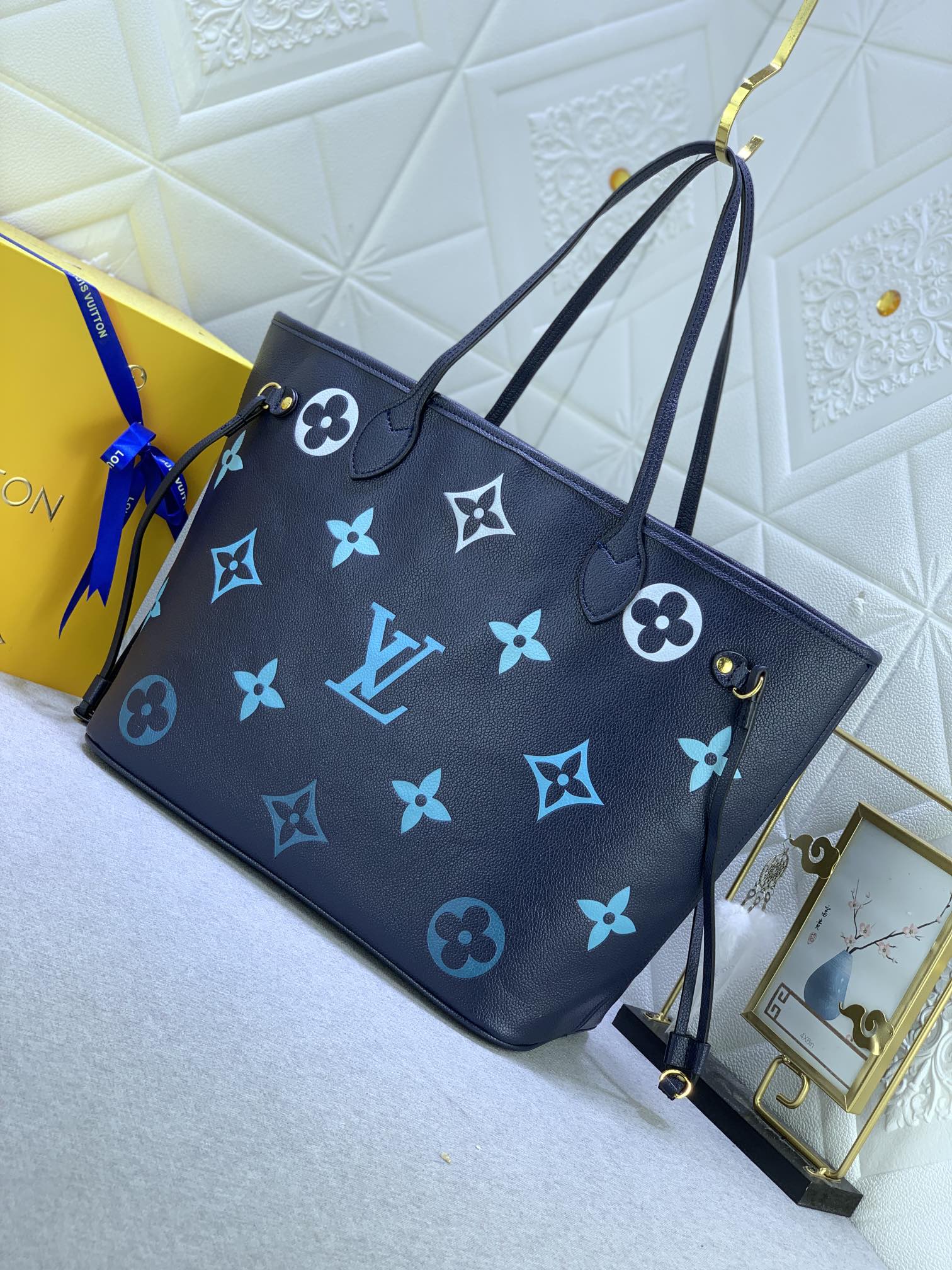 Louis Vuitton Neverfull MM Monogram Empreinte Blue 31Cm M46514