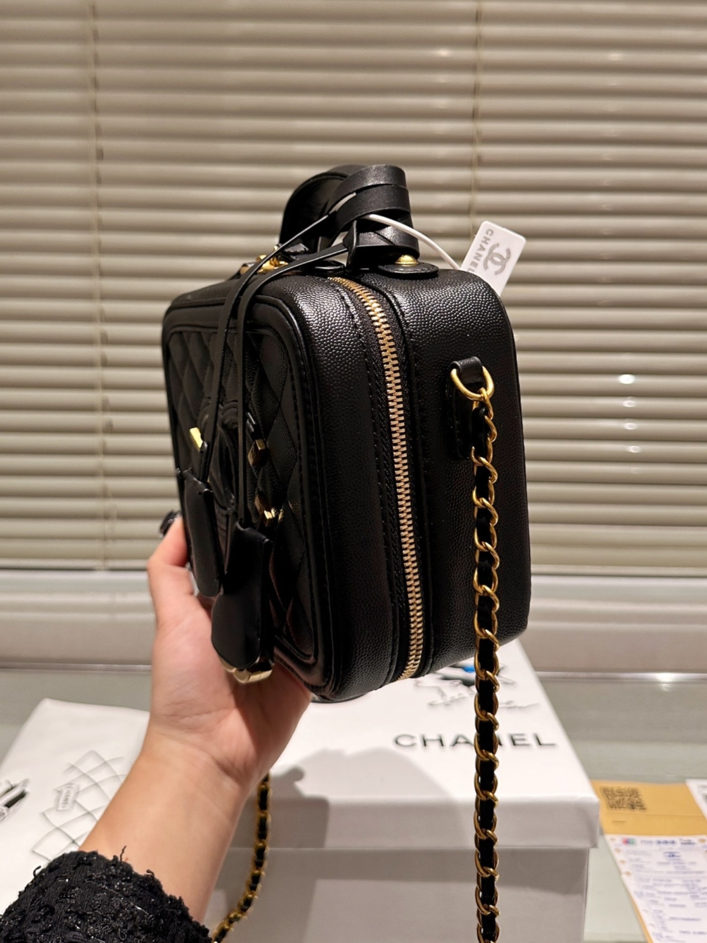 Chanel Small Vanity Case Ss22 Black 17Cm