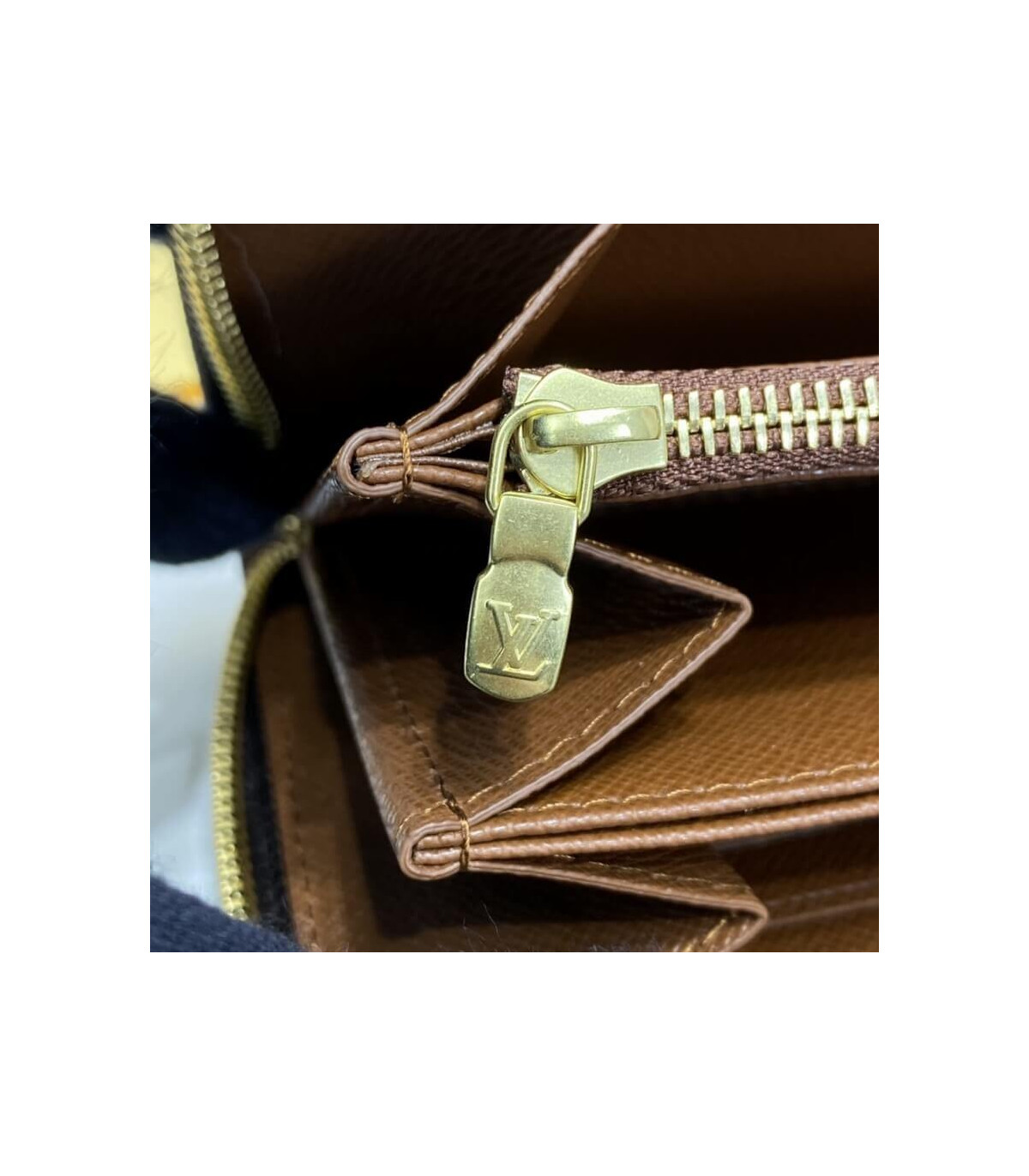 Louis Vuitton Monogram Zippy Wallet Brown