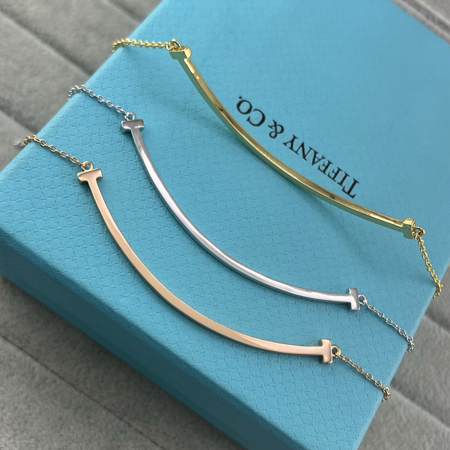 Large Smooth-Finish Smile Pendant Necklace