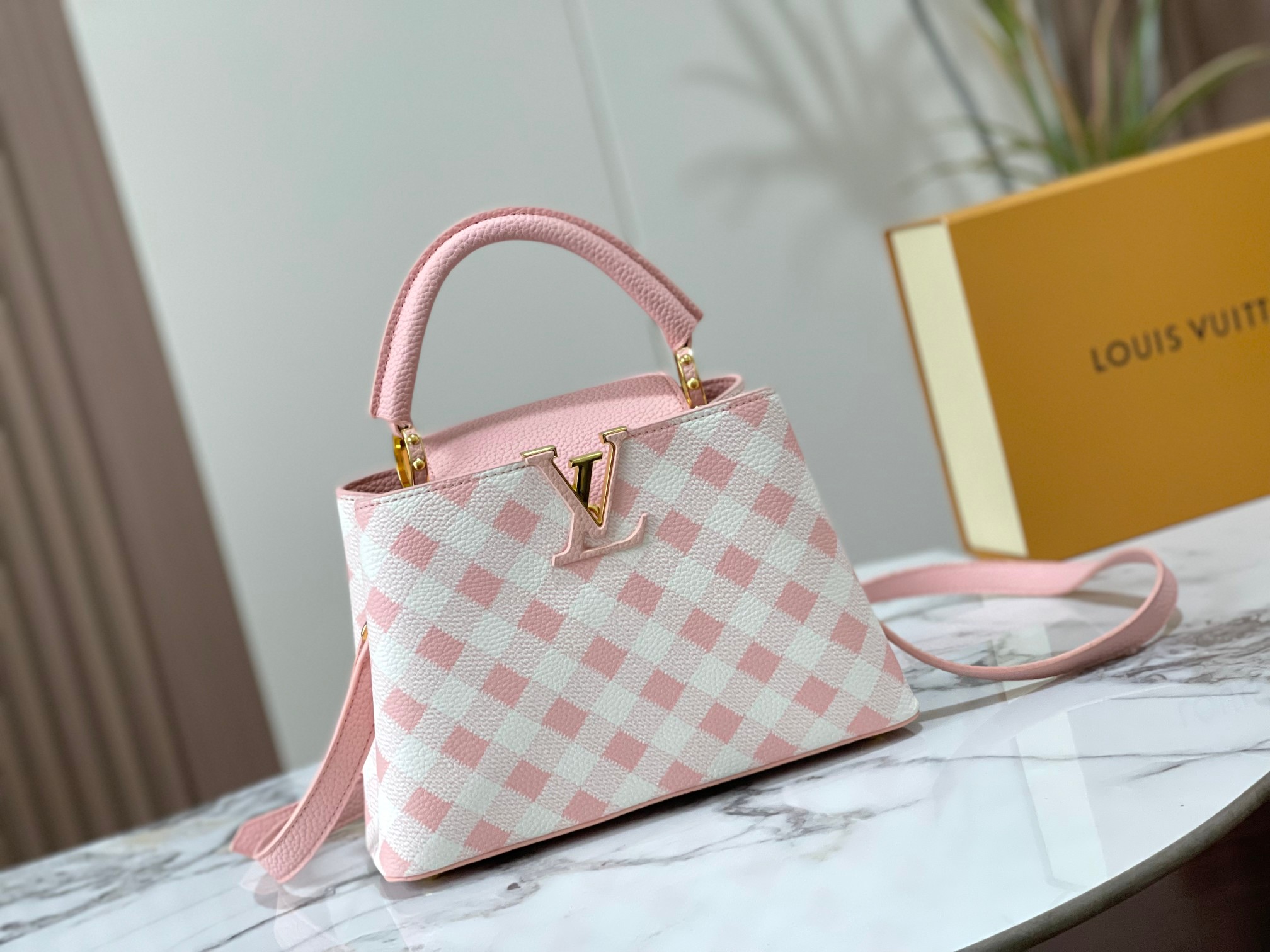Louis Vuitton Capucines Bb Pink 27Cm M20717