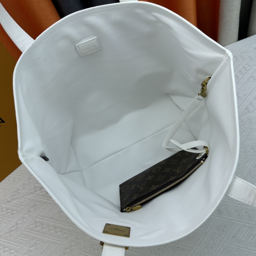 Louis Vuitton Low Key Cabas Mm Grained Calfskin White 47cm/ 18.5in