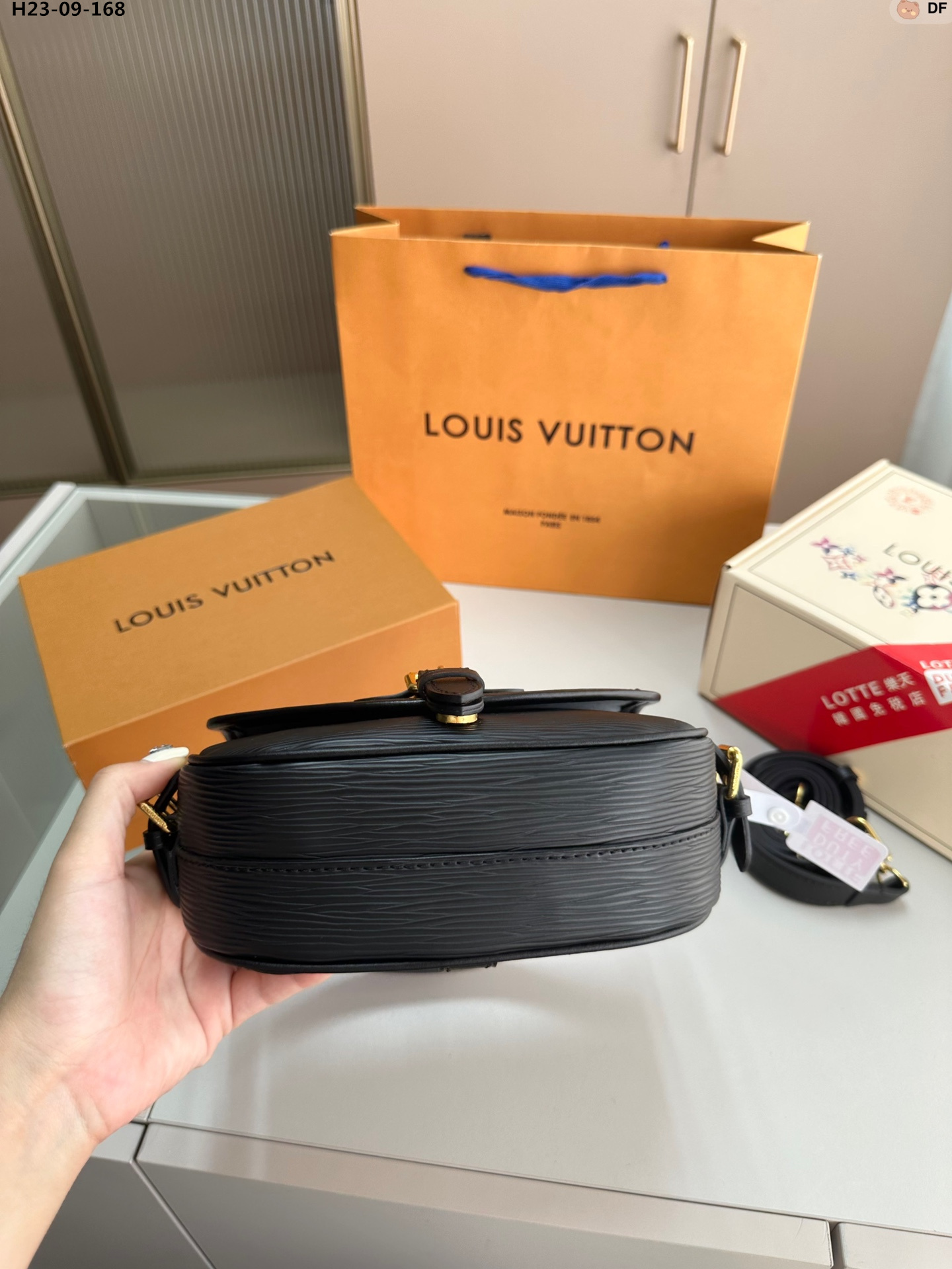 Louis Vuitton Saumur Bb Bag Black 20Cm M23469