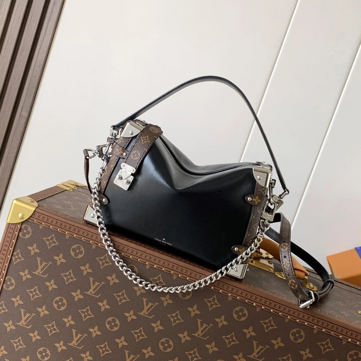 LV M25160 Side Trunk MM Bag 23.5 Black Caviar Calfskin& Cowhide HW